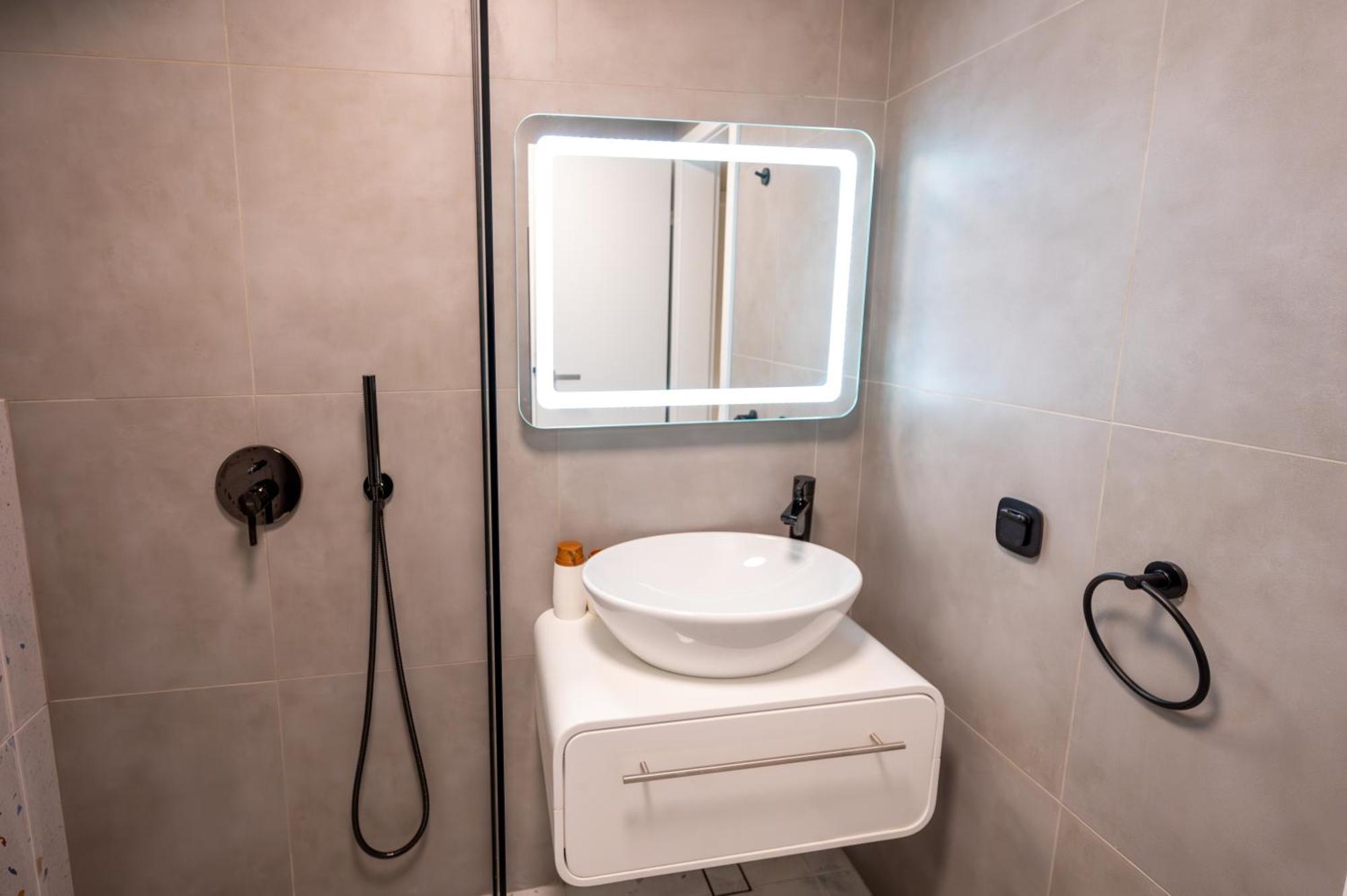 Design 1Bdr Apartment Near City Center Sofia Exterior foto